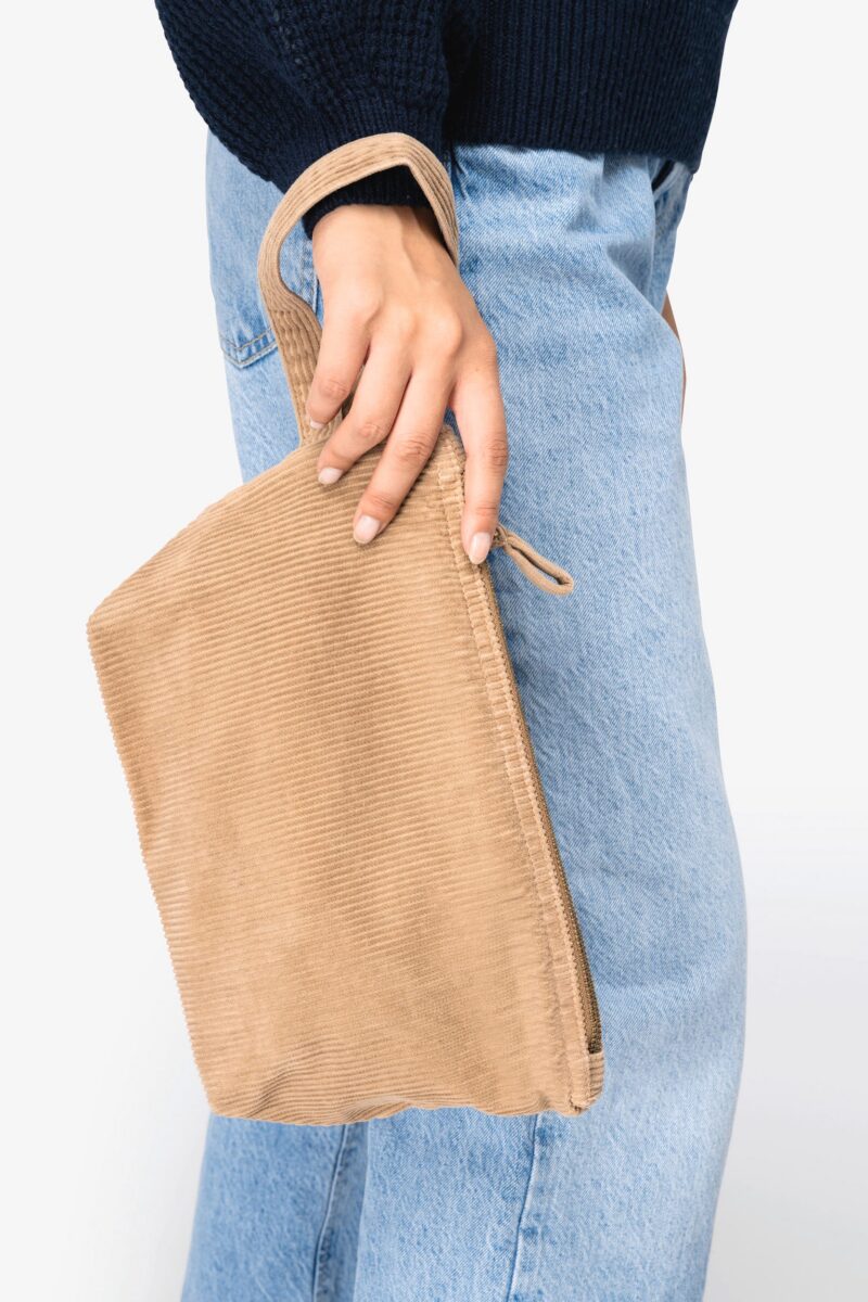 Ausgewaschene kleine Tasche aus Kord