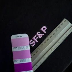 Bestickung nach Pantone-Vorgaben für SF&P